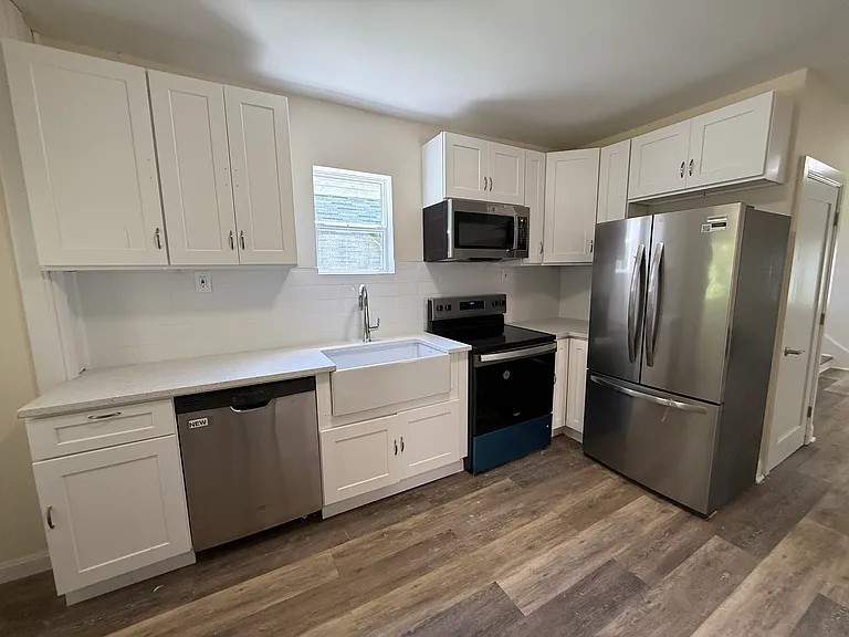 174 Center St — Photo 6