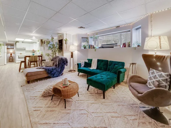 8569 141a St, Surrey, BC V3W 0S3