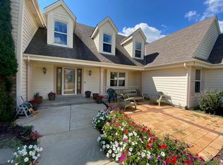 W303N8671 Woodland Dr, Hartland, WI 53029