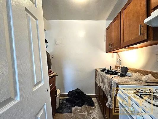 Rented by Made In NY Realty | media 9