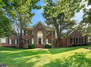 213 Troon Ct, Saint Albans, MO 63073
