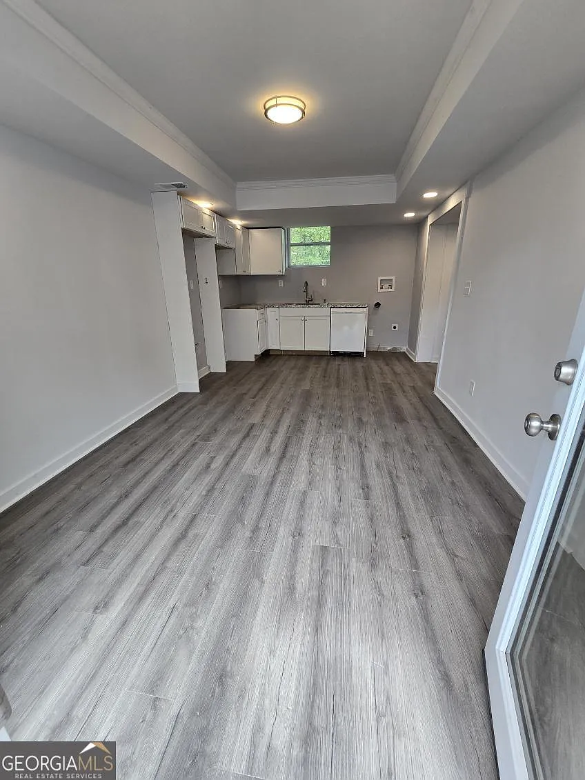 1 bed, 1.0 bath, $995 — Photo 2