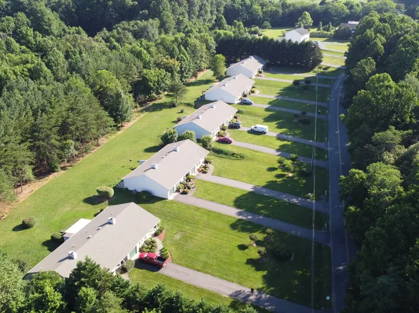130 Oldfield Rd #130, Moneta, VA 24121