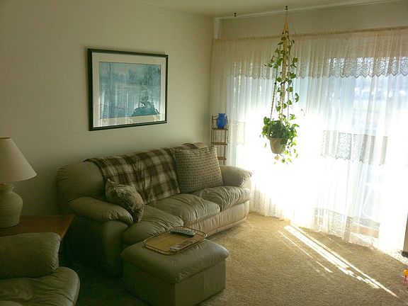 4th image of 809 Lincoln Ave APT 12