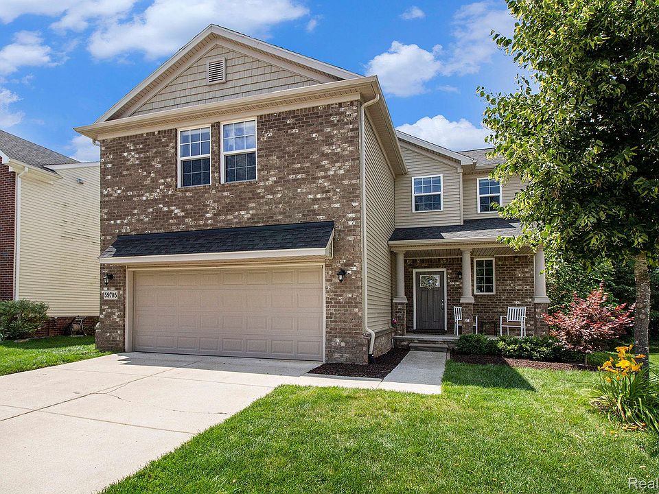 1st image of 59705 Twin Pines Dr
