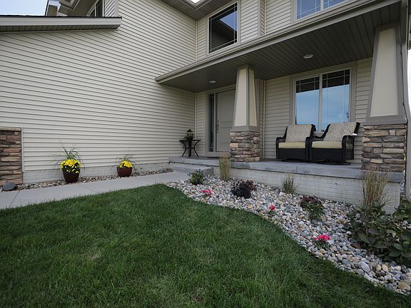 2nd image of 204 NW Mils Dr