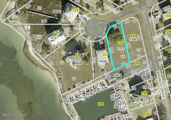 1st image of 221 Pintail Lane