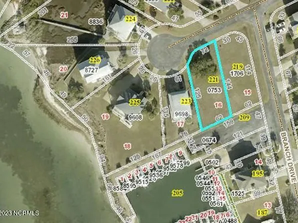 221 Pintail Lane, Harkers Island, NC 28531