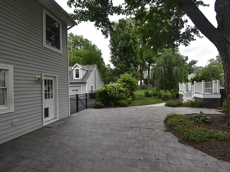 2901 Meadow View Rd — Photo 5