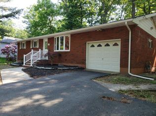 114 Pension Rd, Manalapan, NJ 07726