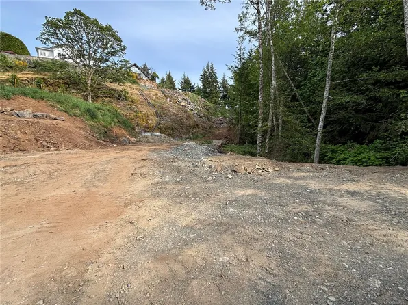 855 Cuaulta Cres, Colwood, BC V9C 3H3