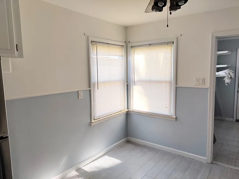 512 E Brockton Ave — Photo 4