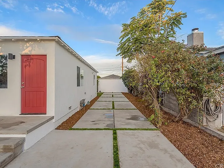 6528 Beeman Ave — Photo 28