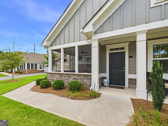 4th image of 903 Lexington Green Pnes