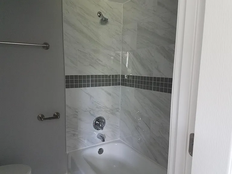 2403 S Goebbert Rd #F101 — Photo 9