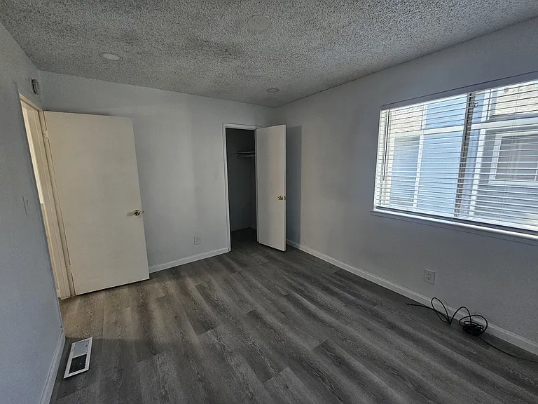 1814 V St #7 — Photo 14