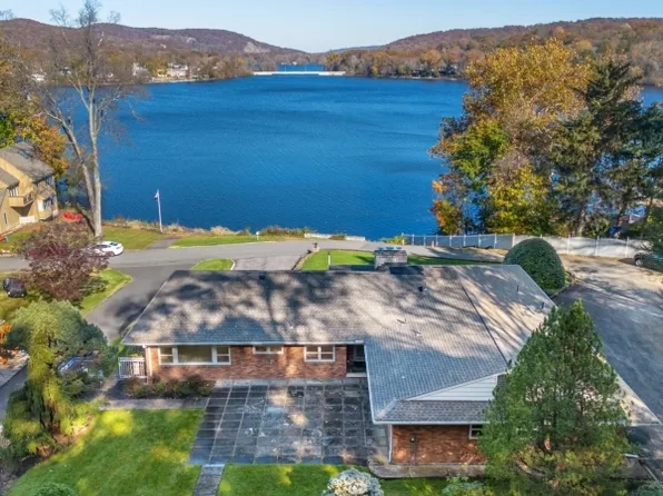 343 Pompton Ave, Pompton Lakes Boro, NJ 07442