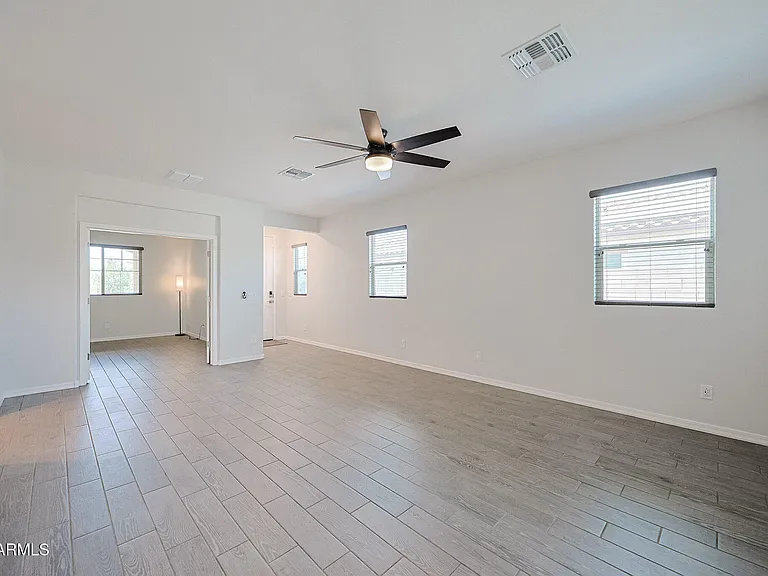 17435 W Laurie Ln — Photo 8
