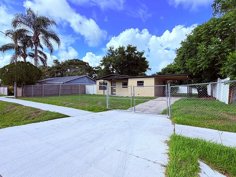 2708 Geoffrey Dr — Photo 2