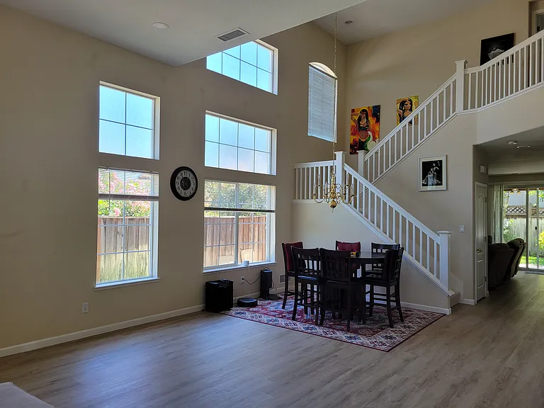 220 Primrose Dr — Photo 7