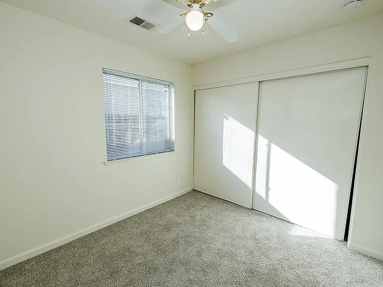 2012 Spring Ln — Photo 14