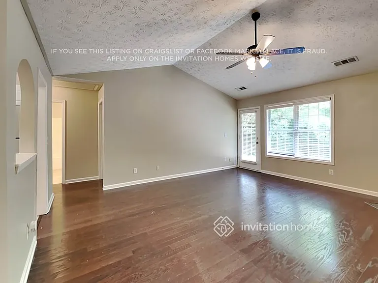 544 Rivulett Ct — Photo 3