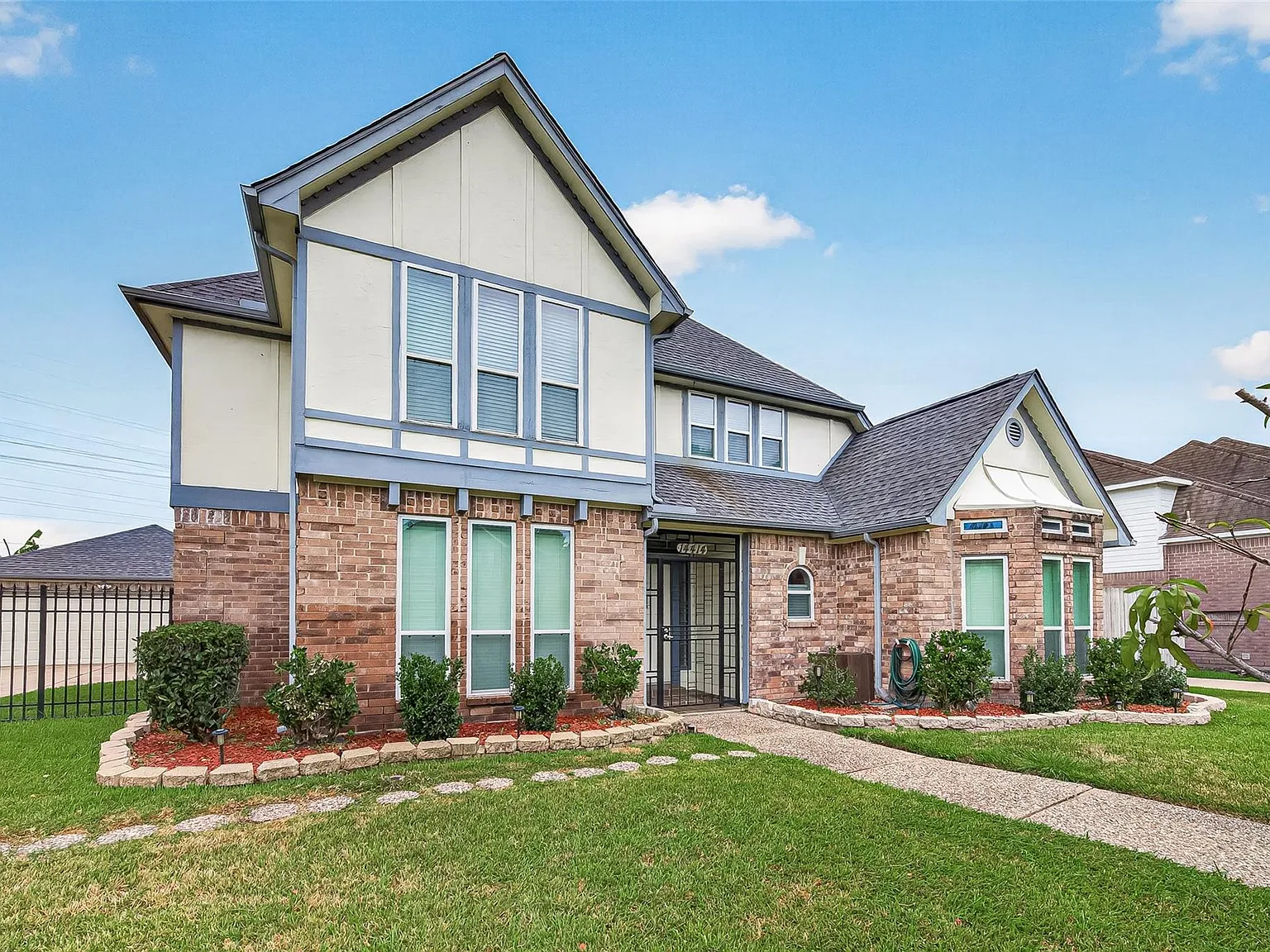 4 bed, 2.5 bath, 2533 sqft, $2,800 — Photo 4