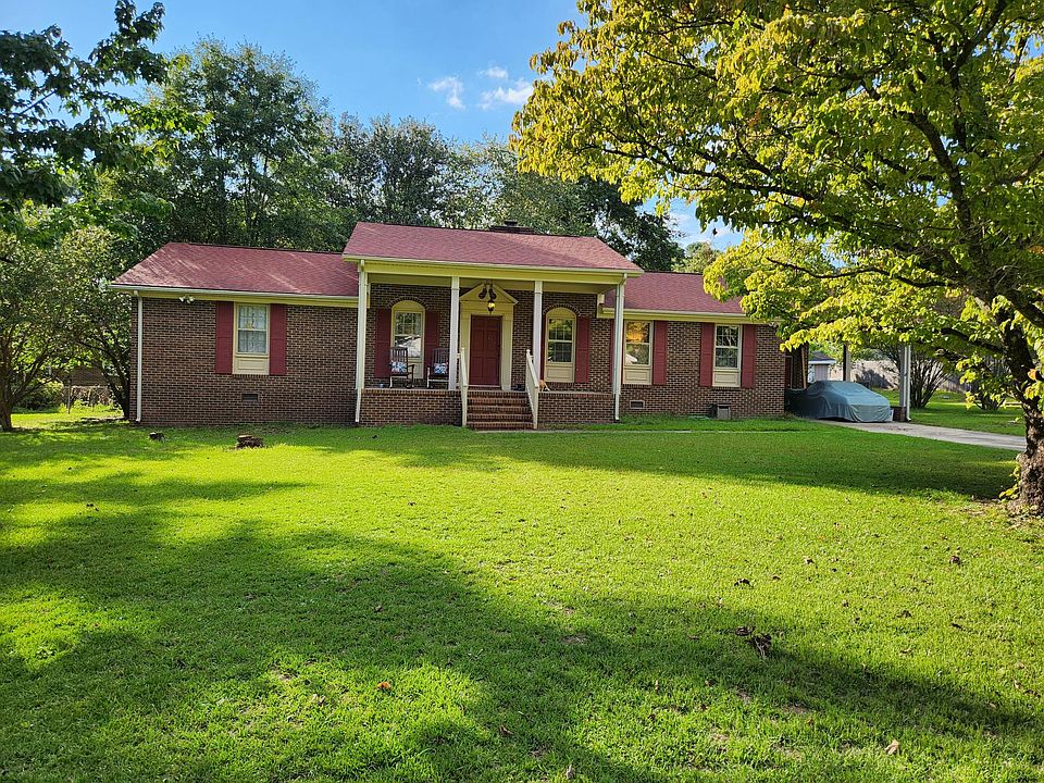 1st image of 703 Clarence Ct