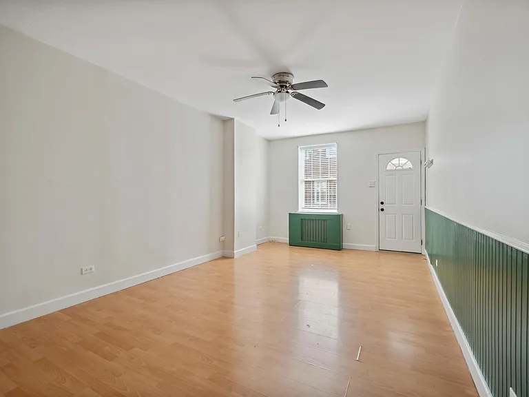 2345 E Harold St — Photo 2