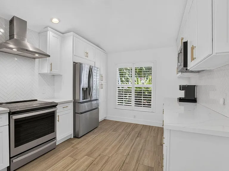621 Anchor Point — Photo 2