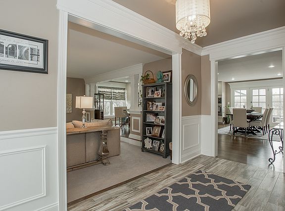 3rd image of 1109 S Cherrywood Dr