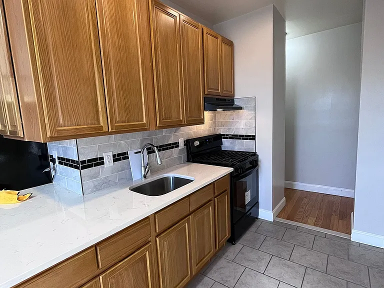 124-126 N 4th St #2 — Photo 2