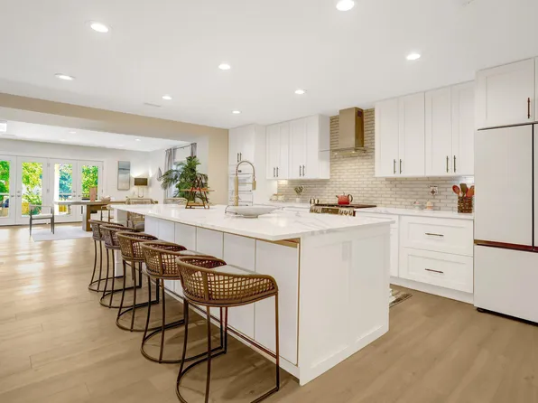 2933 Fairmont St, Falls Church, VA 22042