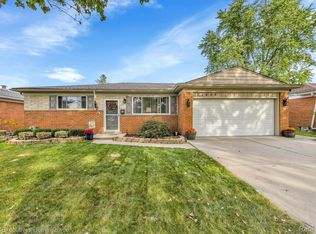 31606 Rosenbusch Dr, Warren, MI 48088