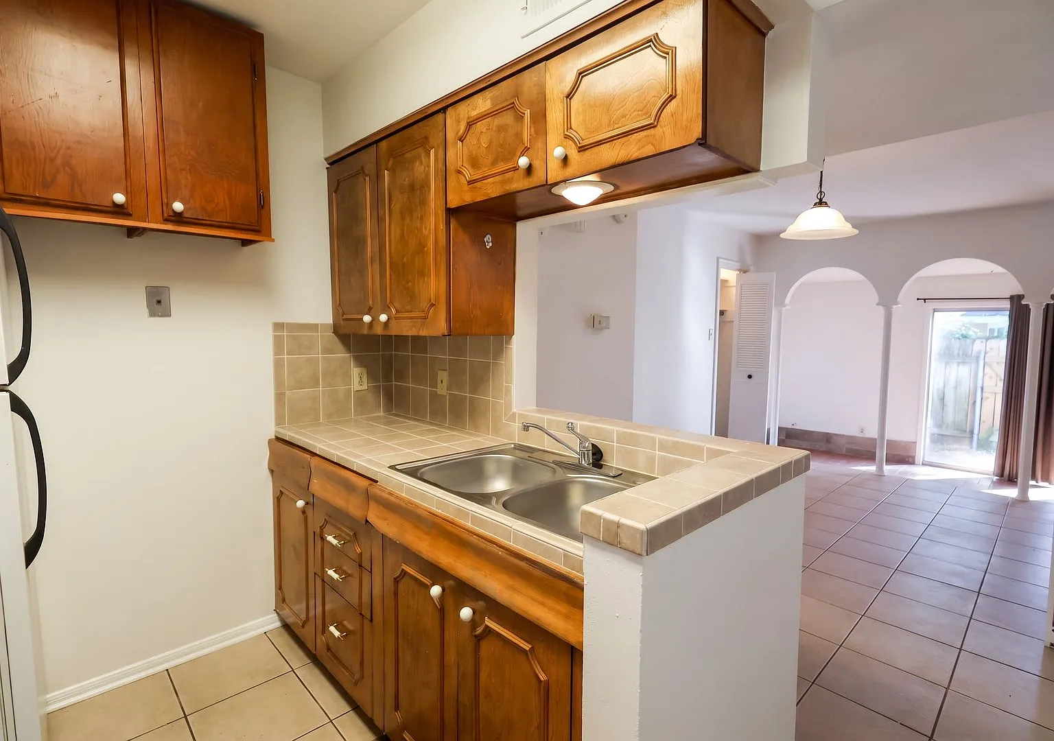 Normandy Village - All Bills Paid Studio Apartment! — Photo 3