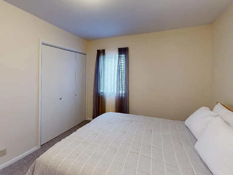 821 Flormann St — Photo 8