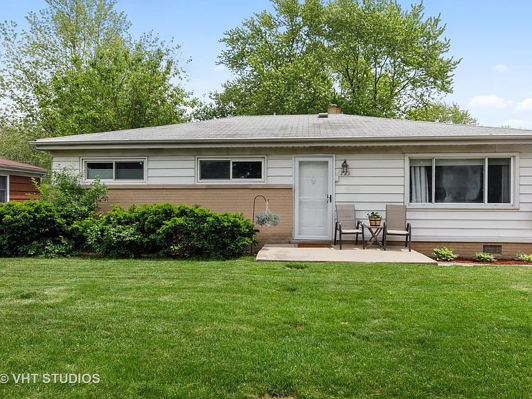 721 N Bierman Ave — Photo 1