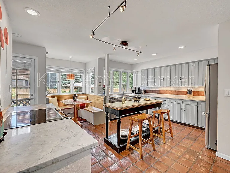 3427 Iris Ct — Photo 7