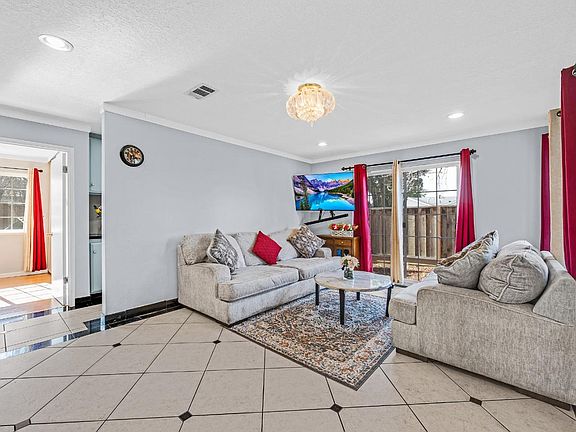 3rd image of 3404 Waterman Ct