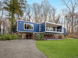 25 Wood Road, Sands Point, NY 11050