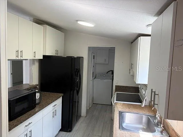 9006 SW 102nd Ter — Photo 3