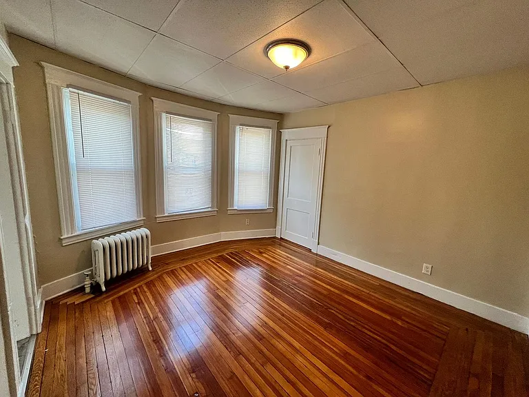 388 Broadway St — Photo 6