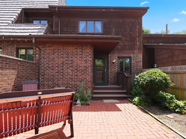 6764 Covington Creek Trl, Fort Wayne, IN 46804