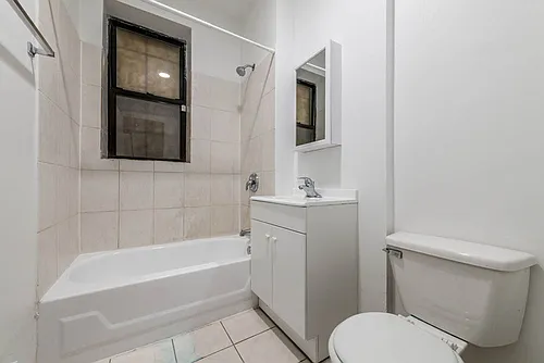 705 S Lawndale Ave Chicago, IL 60624 Photo 1