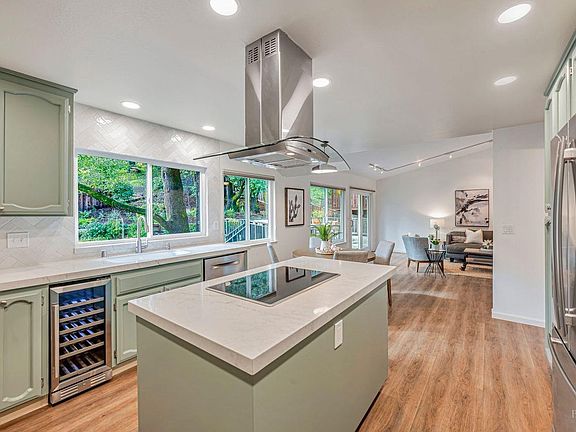 5th image of 15 Carob Way