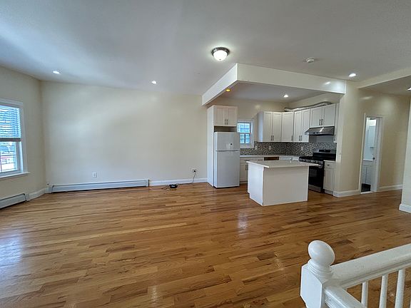 2nd image of 917 Olmstead Ave Floor 2