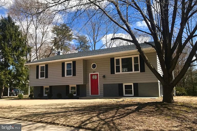 1st image of 409 Fernwood Dr