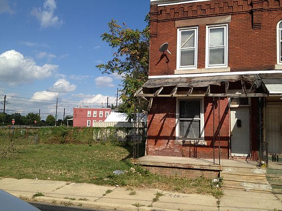 3rd image of 747 N De Kalb St