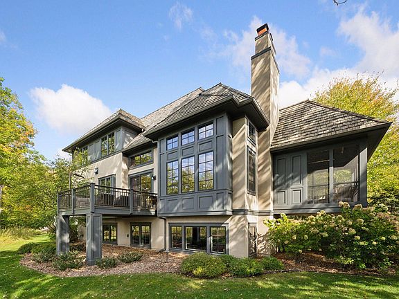 3rd image of 425 Carpenters Point