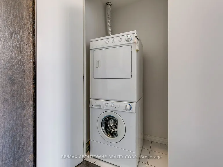 770 Bay St #202 — Photo 29